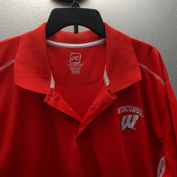Mens University of Wisconsin Badgers Red Polo - Picture 1 of 4